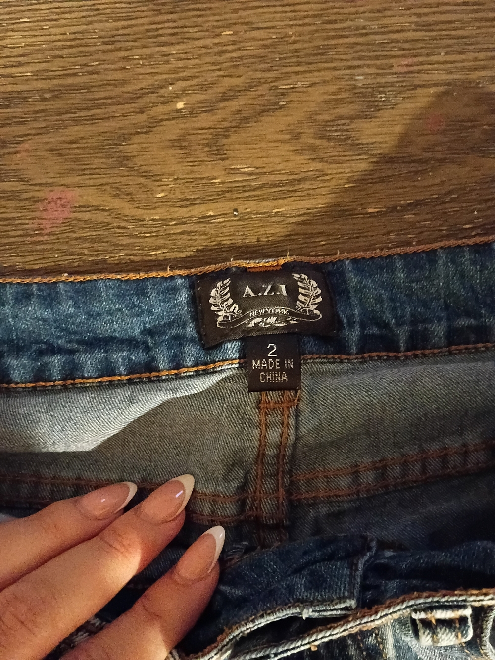 Women’s Light Wash Embroidered Floral Jeans - Picture 3 of 4